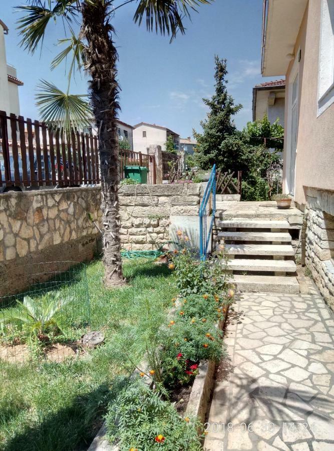Apartman Vivian Pula Exterior photo