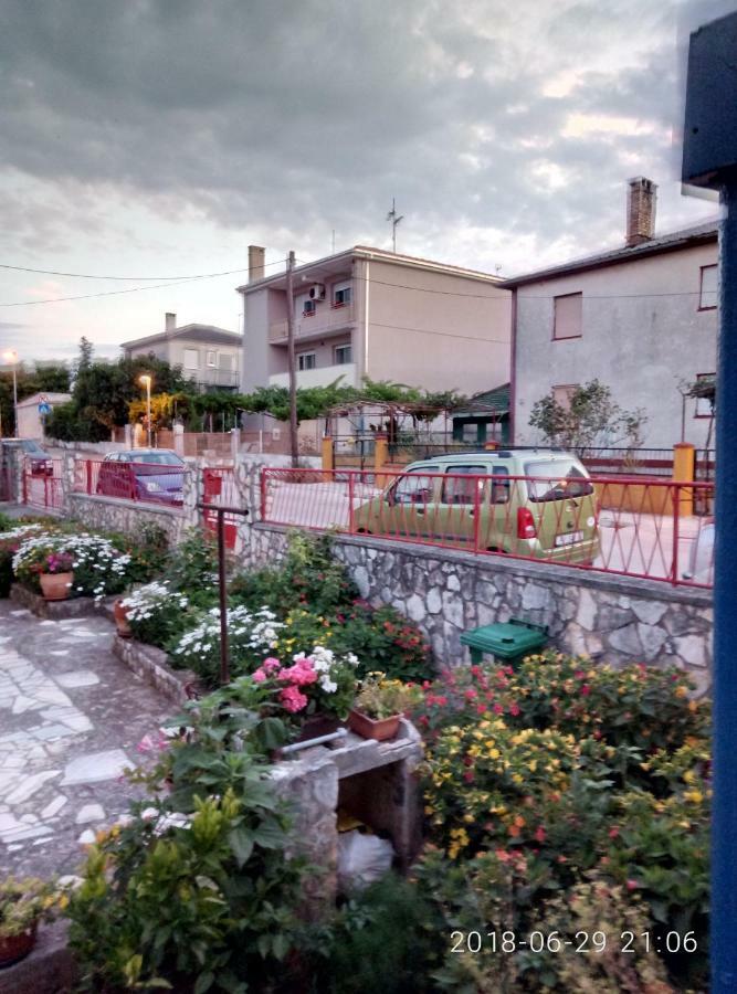 Apartman Vivian Pula Exterior photo